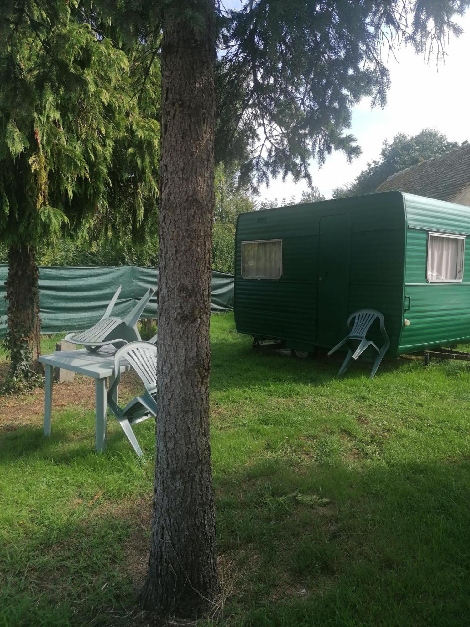 Petite Caravane Deux Places Saint-Corneille Esterno foto